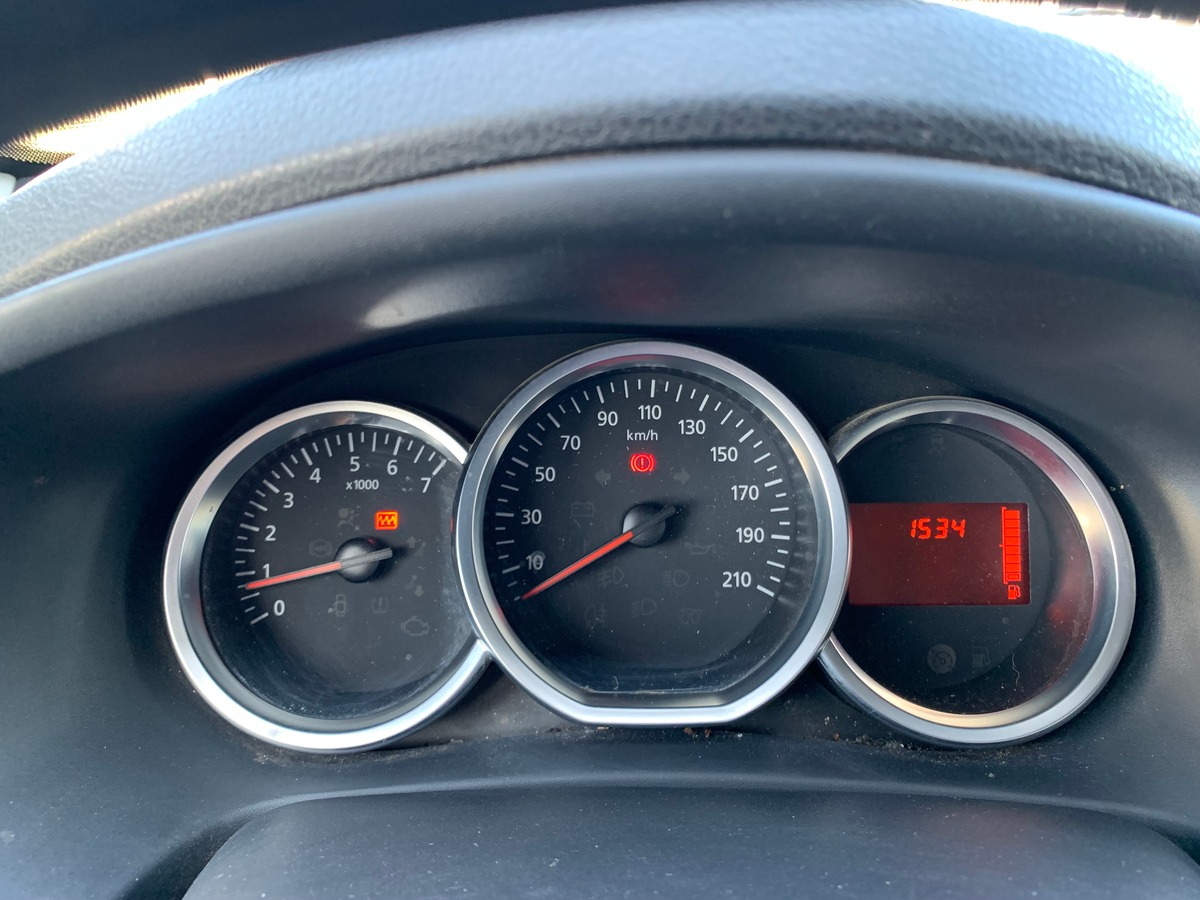 Dacia Sandero 75 ch | Régulateur limiteur de vitesse | Roue de secours galette + cric |  Bluetooth