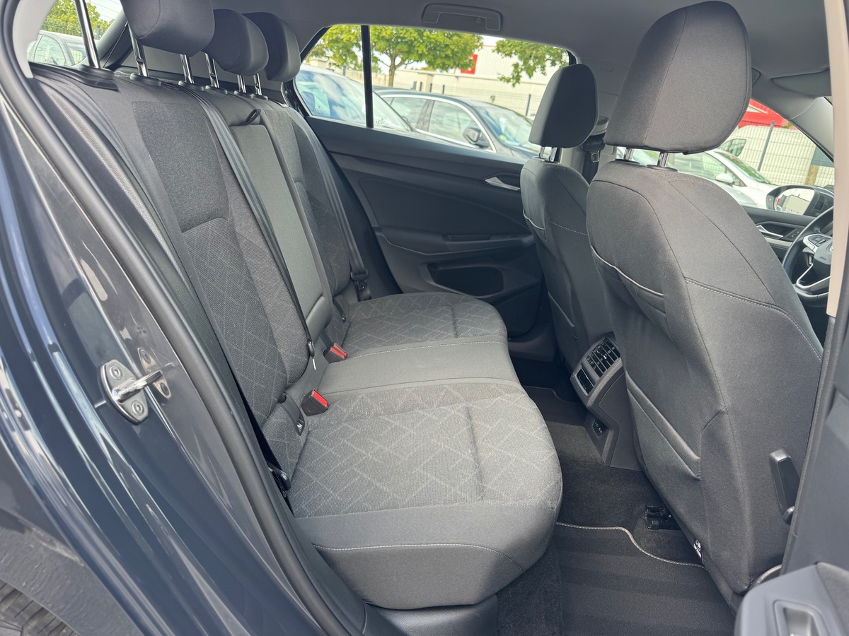 Volkswagen Golf 1.0 TSI 110CH LIFE BVA / 1 ÈRE MAIN