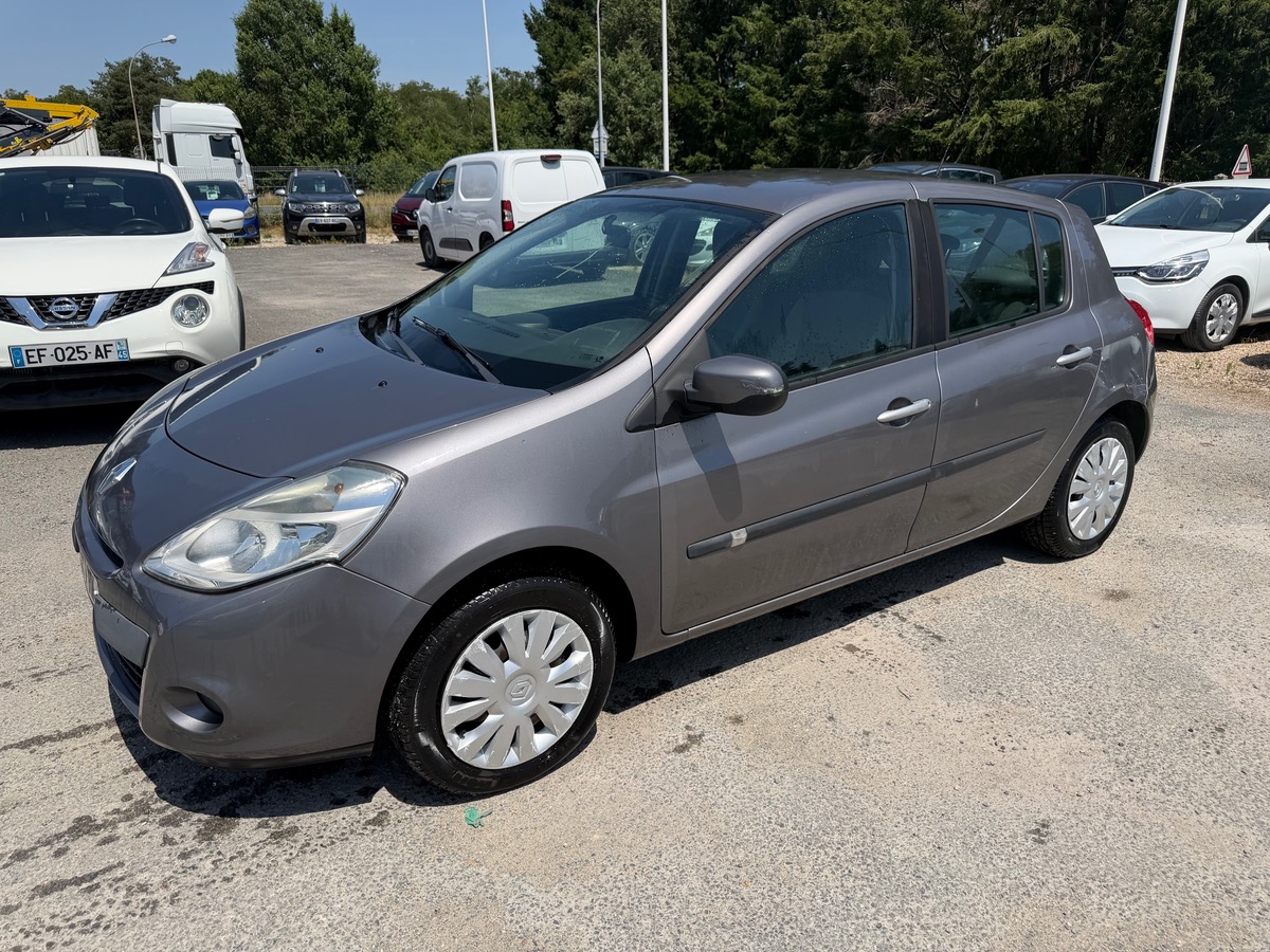 RENAULT Clio III
