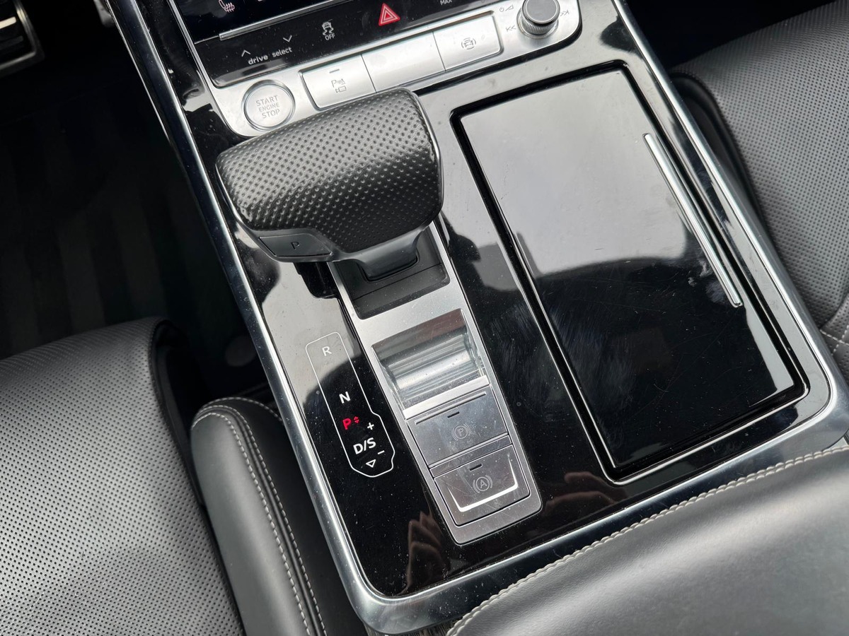 Audi Q8 50 3.0 TDI V6  Quattro Tiptronic8 286 cv S-LINE - Francais