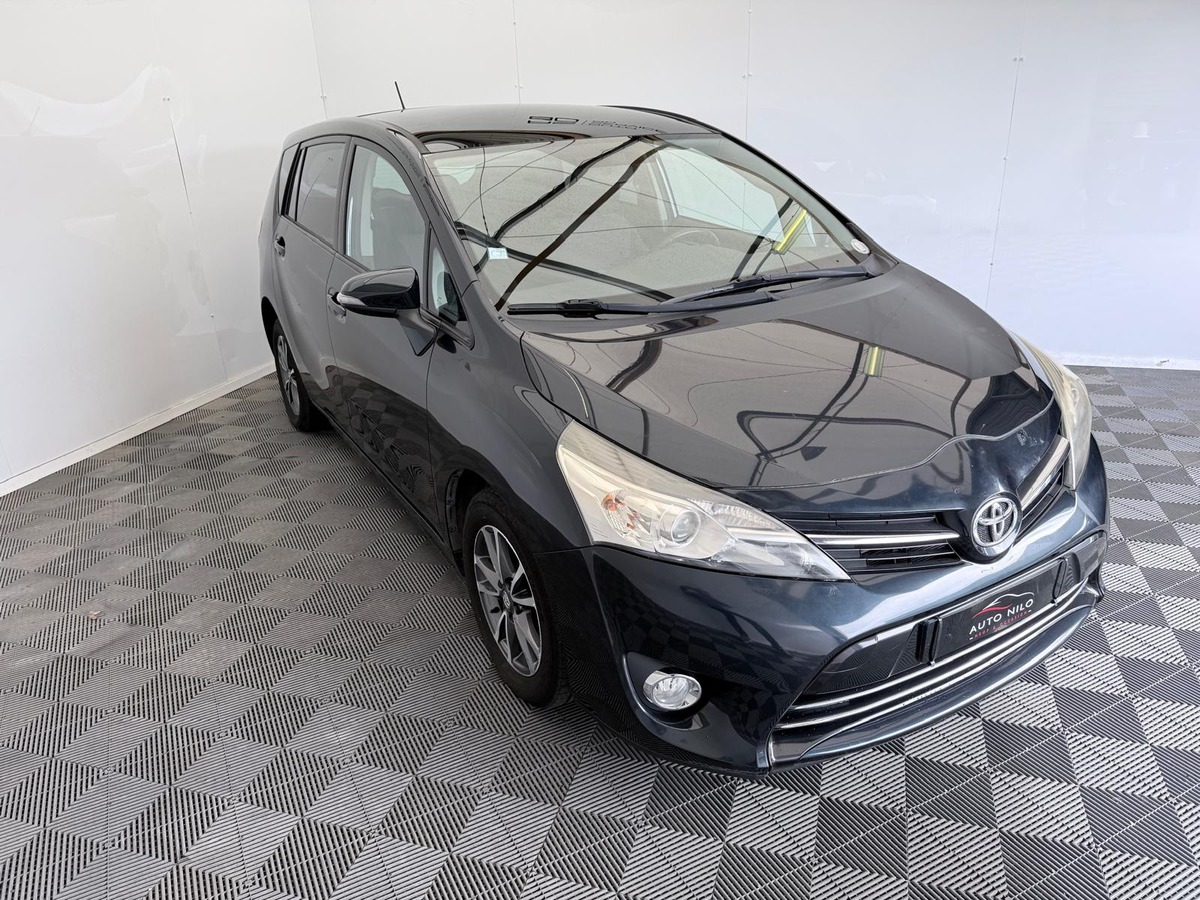 Toyota Verso 2.0 D4 - D 124  Première main