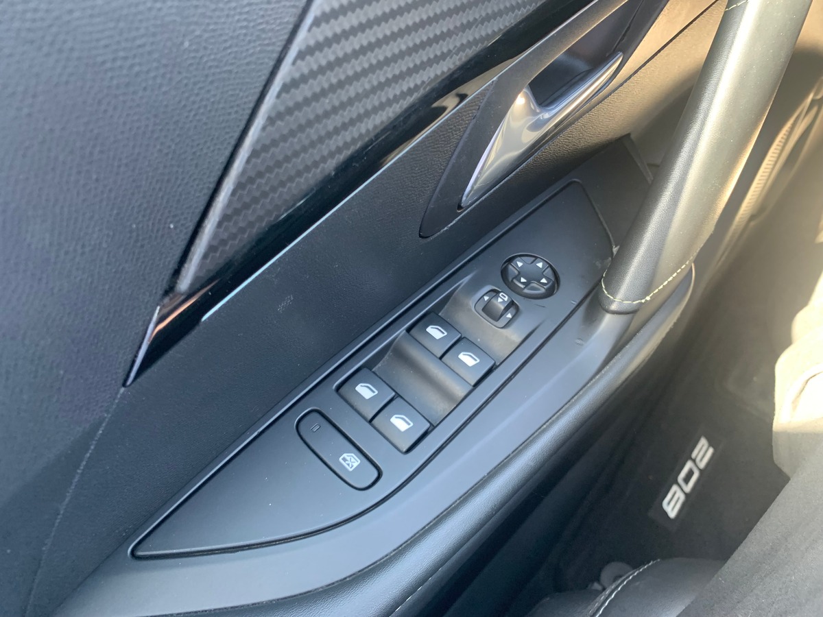 Peugeot 208 100 chevaux | GT | Apple car Play Android Auto | Caméra de recul | Régulateur vitesse
