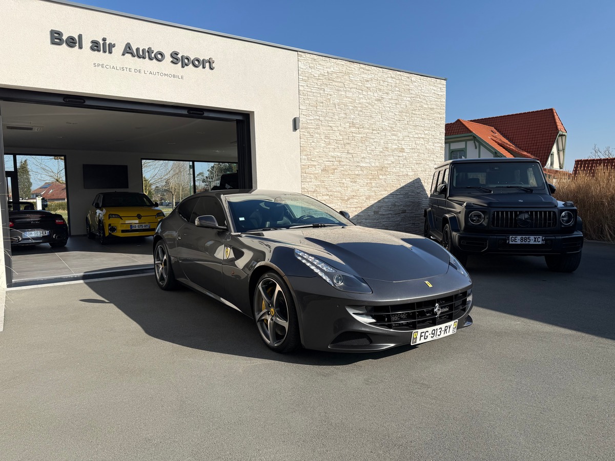 Ferrari Ff V12 / CARNET / 67009 KMS