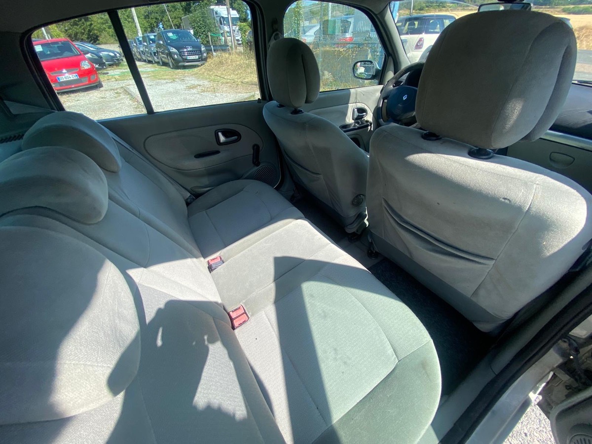 RENAULT Clio II 1.5 dci 65cv luxe privilège 224000km