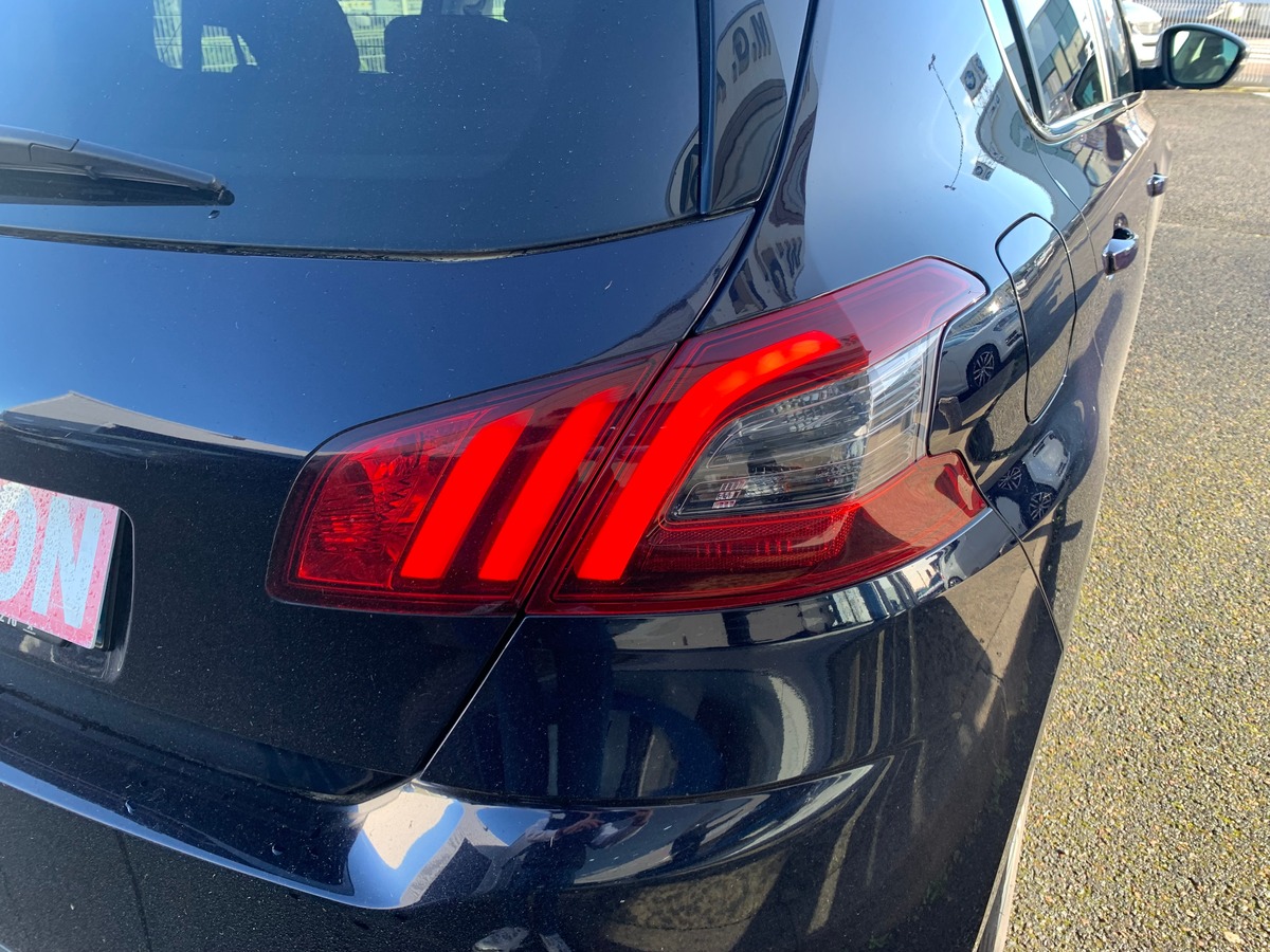 Peugeot 308 130 ch | Allure | Caméra de recul | Apple car play | Régulateur vitesse | Barres de toit