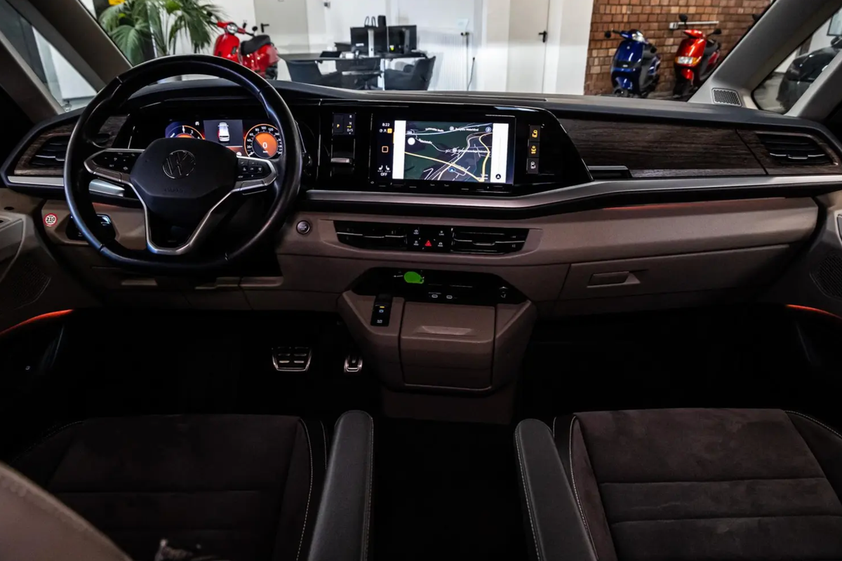 Volkswagen Multivan VII 1.4 eHybrid 218ch Style Court DSG6