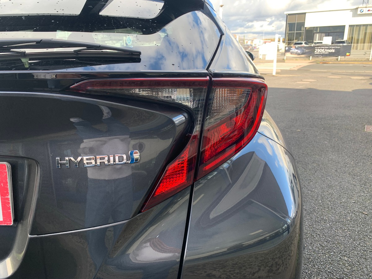 Toyota C-HR 184 ch | Attelage | GPS | Radio JBL | Caméra recul | Radar stationnement arriére, avant