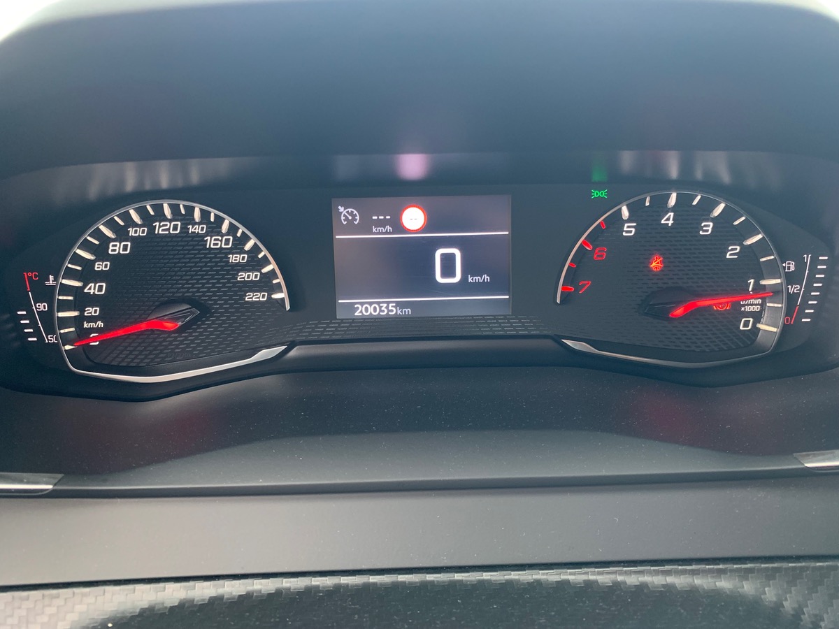 Peugeot 208 100 ch | Active | Aide stationnement arrière | Sièges avant chauffants | Écran tactile