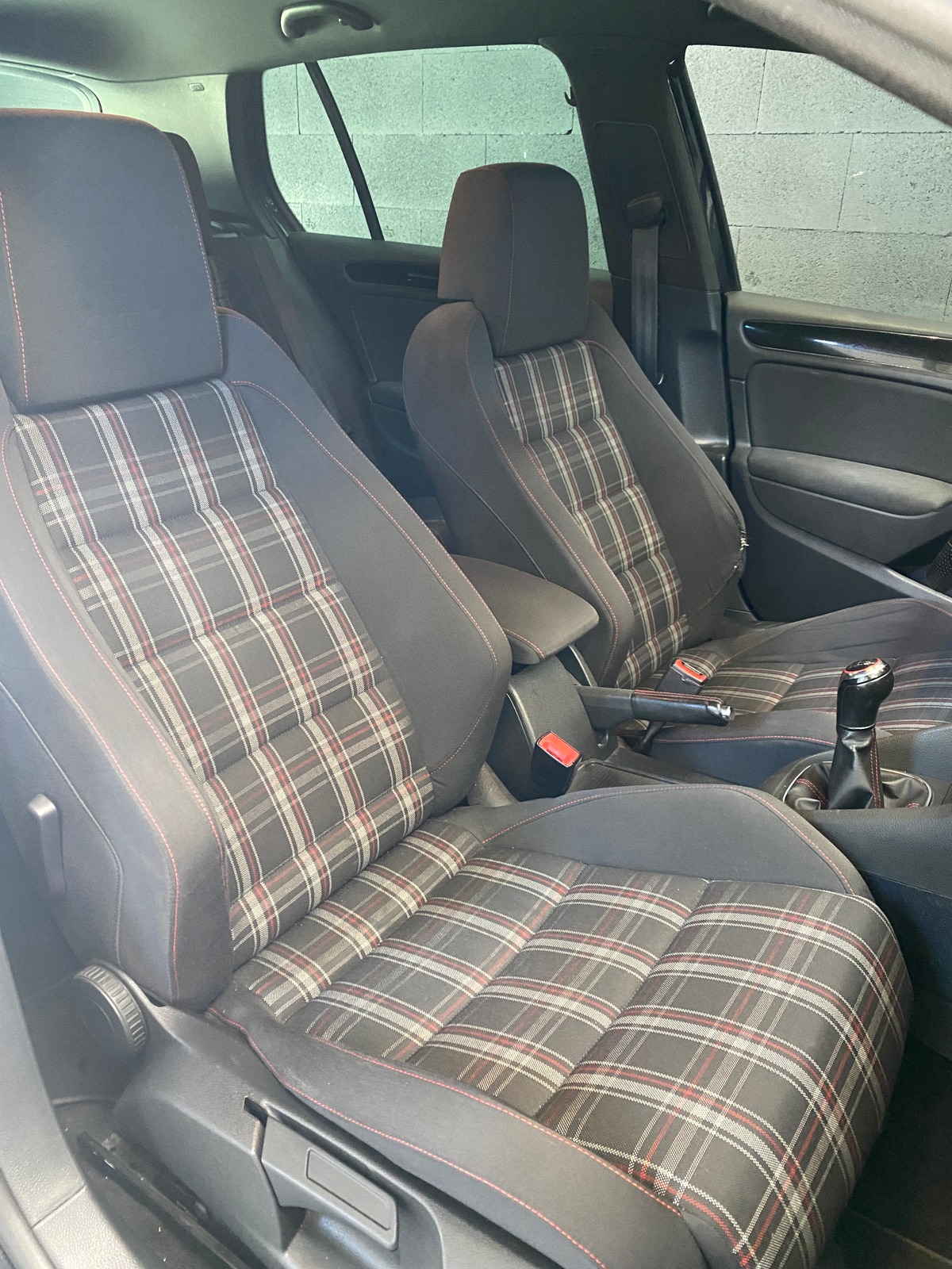 Volkswagen Golf GTi 210