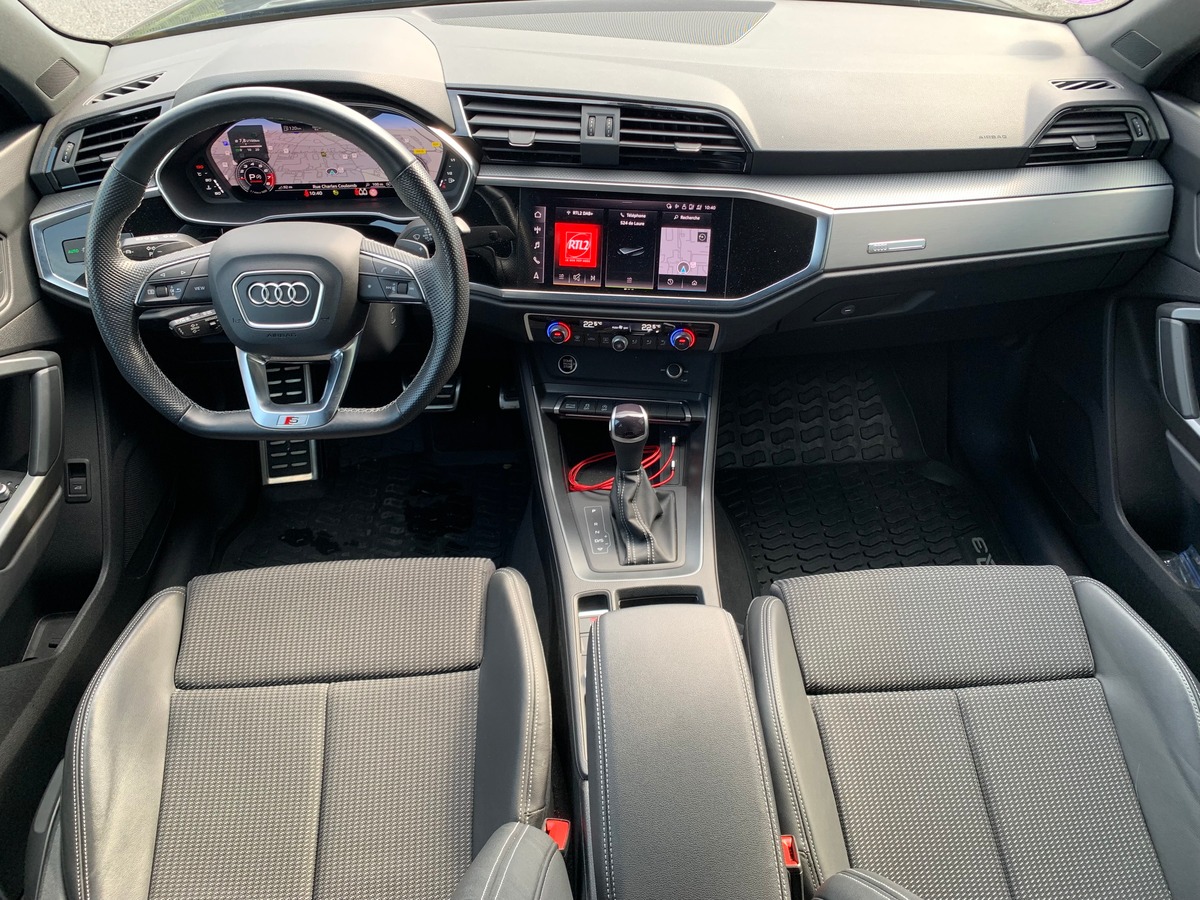 Audi Q3 150 ch | S-Line | Caméra de recul | Apple car Play Android Auto | GPS | Régulateur vitesse