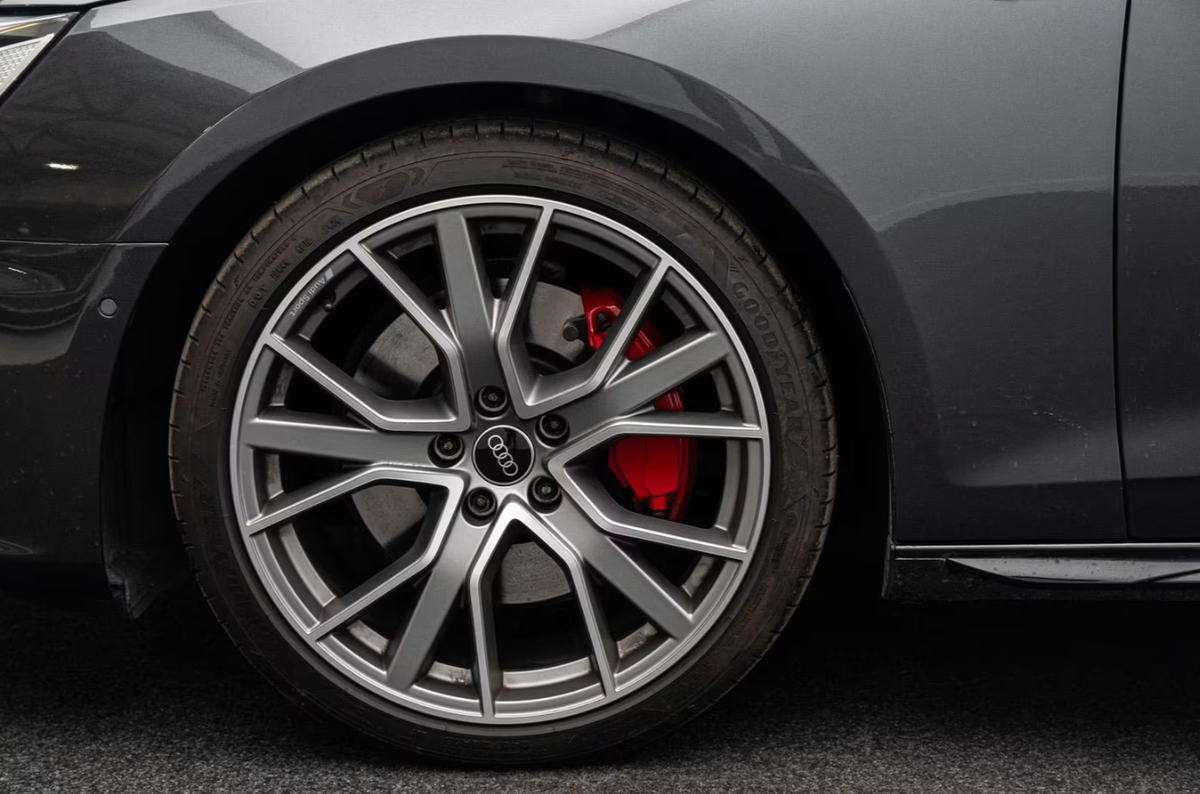Audi A4 Avant V 45 TFSI 265ch S line quattro S tronic 7 Bang&Olufsen Pack compétition Caméra 360