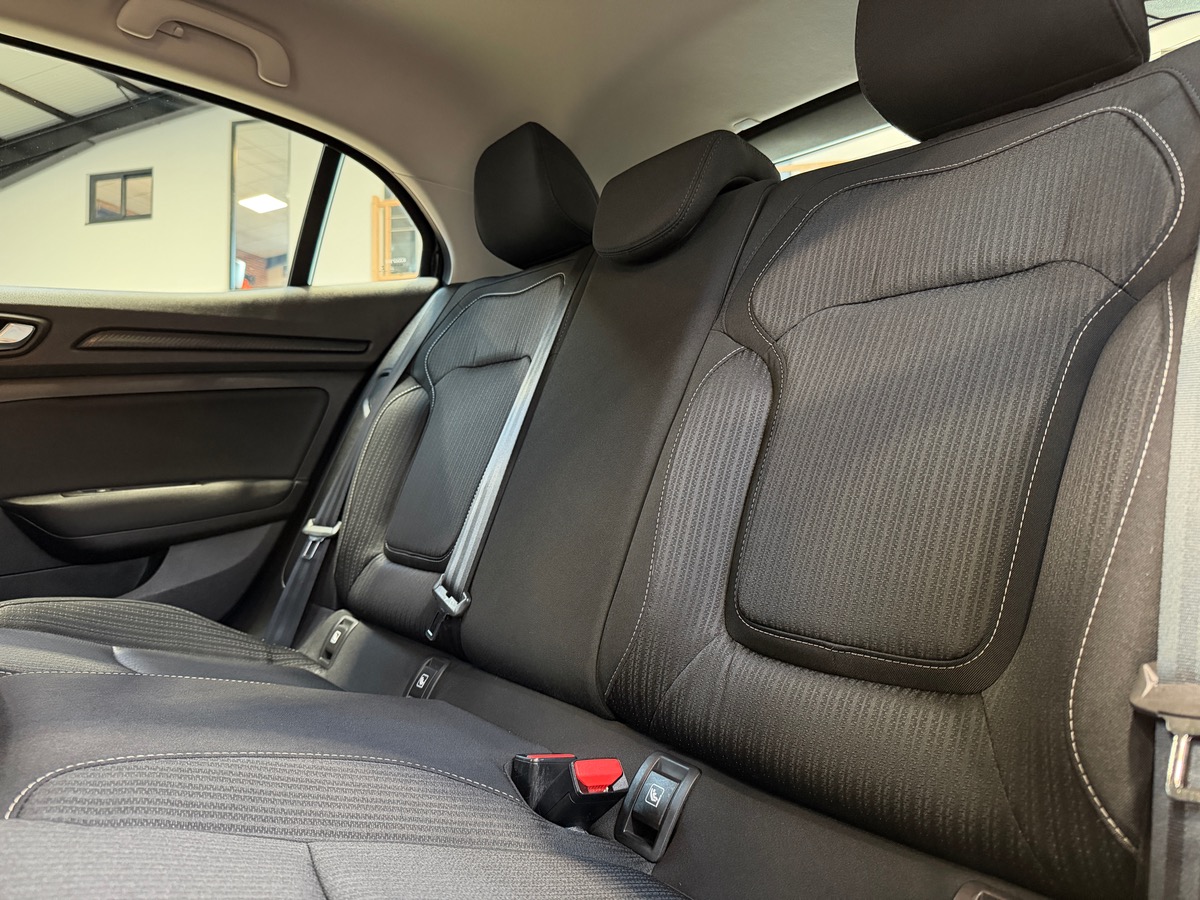 RENAULT Megane IV Blue DCI 115 cv EDC Business