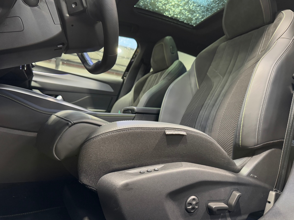 Peugeot 308 PHEV 180 e-EAT8 GT 1ERE MAIN TOIT OUVRANT PANORAMIQUE / FOCAL b