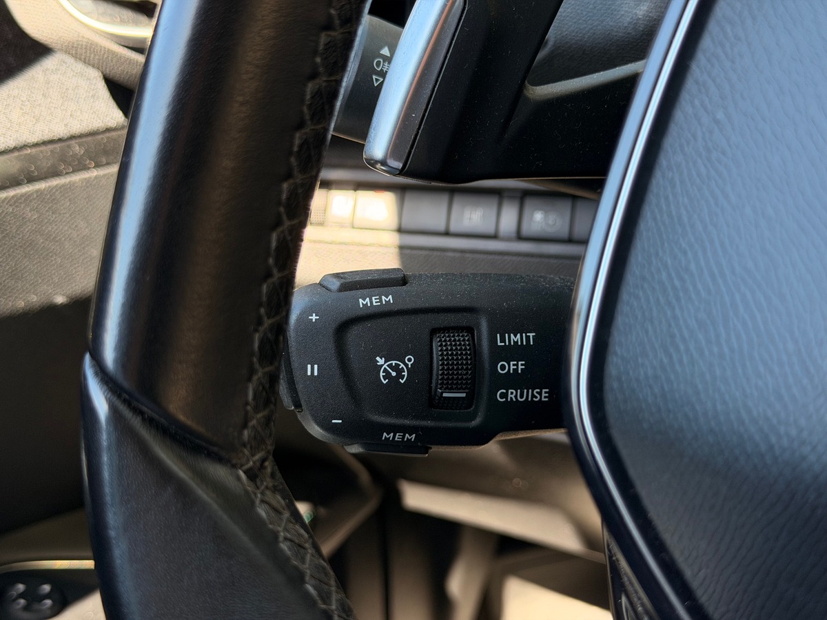 Peugeot 3008 Allure Phase 2 1.6 THP 225 Hybrid e-EAT8 180 cv - Virtual cockpit