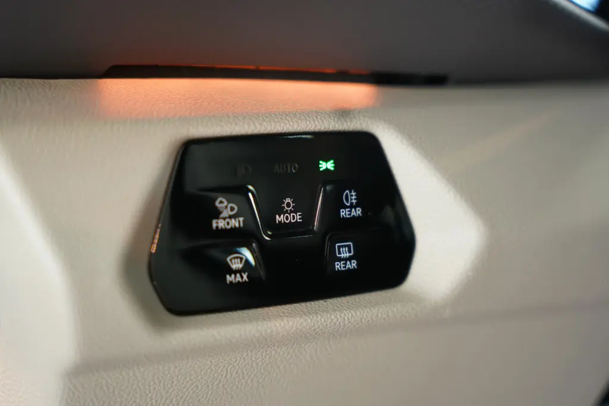 Volkswagen Multivan VII T7 2.0 TDI 150ch Style Long DSG7/7places/VO Allemand/Malus 8000e