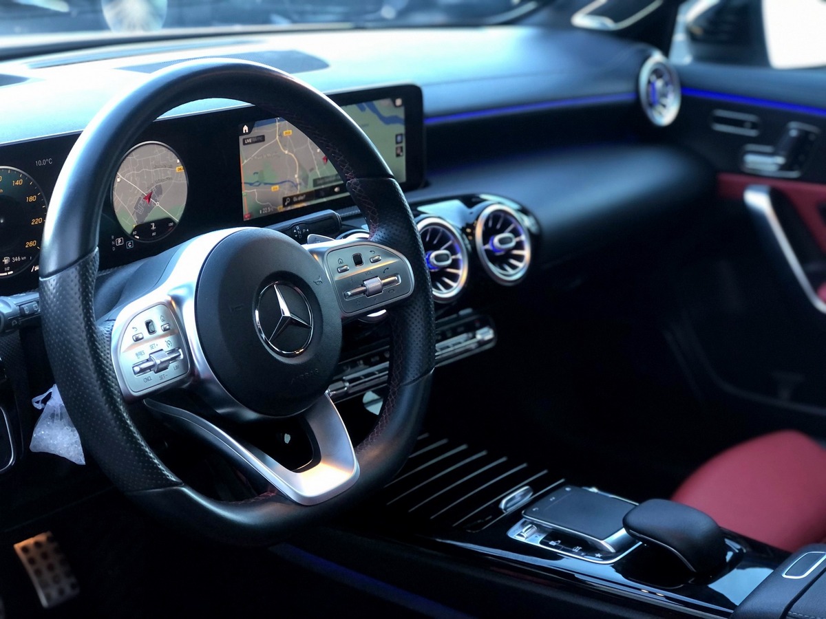 Mercedes-Benz Classe A 200 IV 163 AMG Line BVA 7G-DCT j