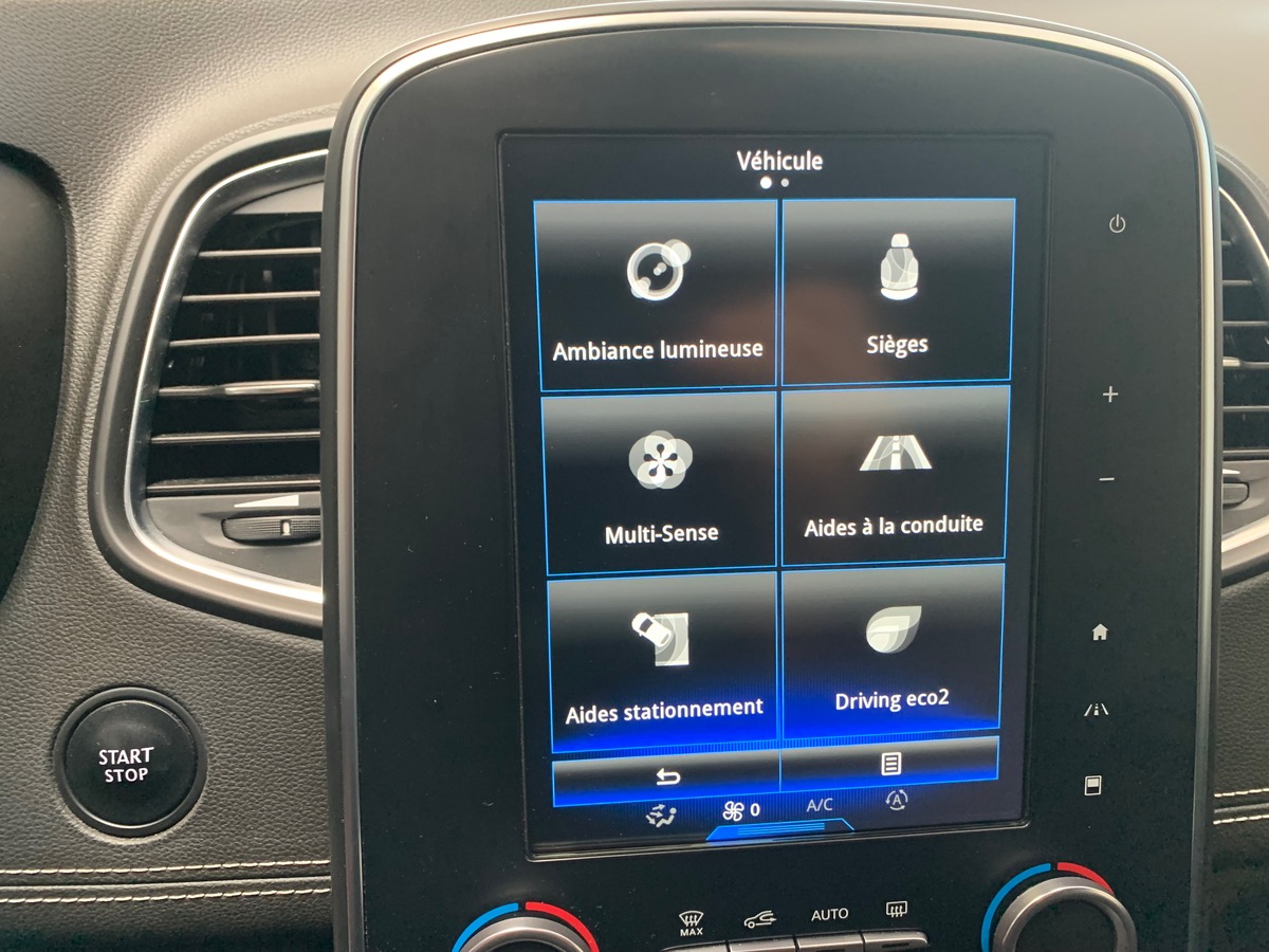 RENAULT Scenic INTENS | Système d'accès, démarrage sans clé | Caméra de recul | Phares avant LED