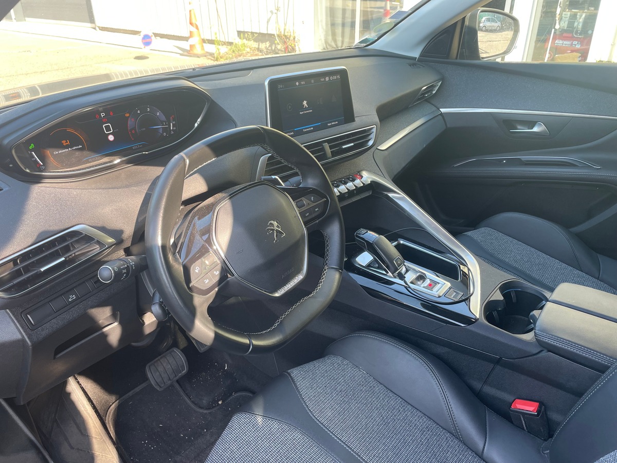 Peugeot 5008 1.5 BlueHDi EAT8 130 cv Boîte auto CARPLAY - 7 PLACES - CLIM AUTO - CAMERA DE RECUL