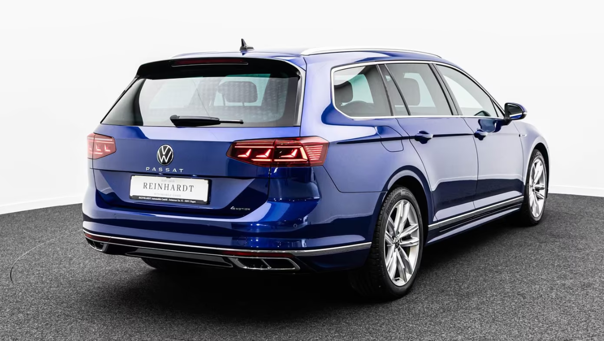 Volkswagen Passat SW VIII 2.0 TDI EVO 200ch R-Line 4Motion DSG7 Bleu Lapiz Attelage