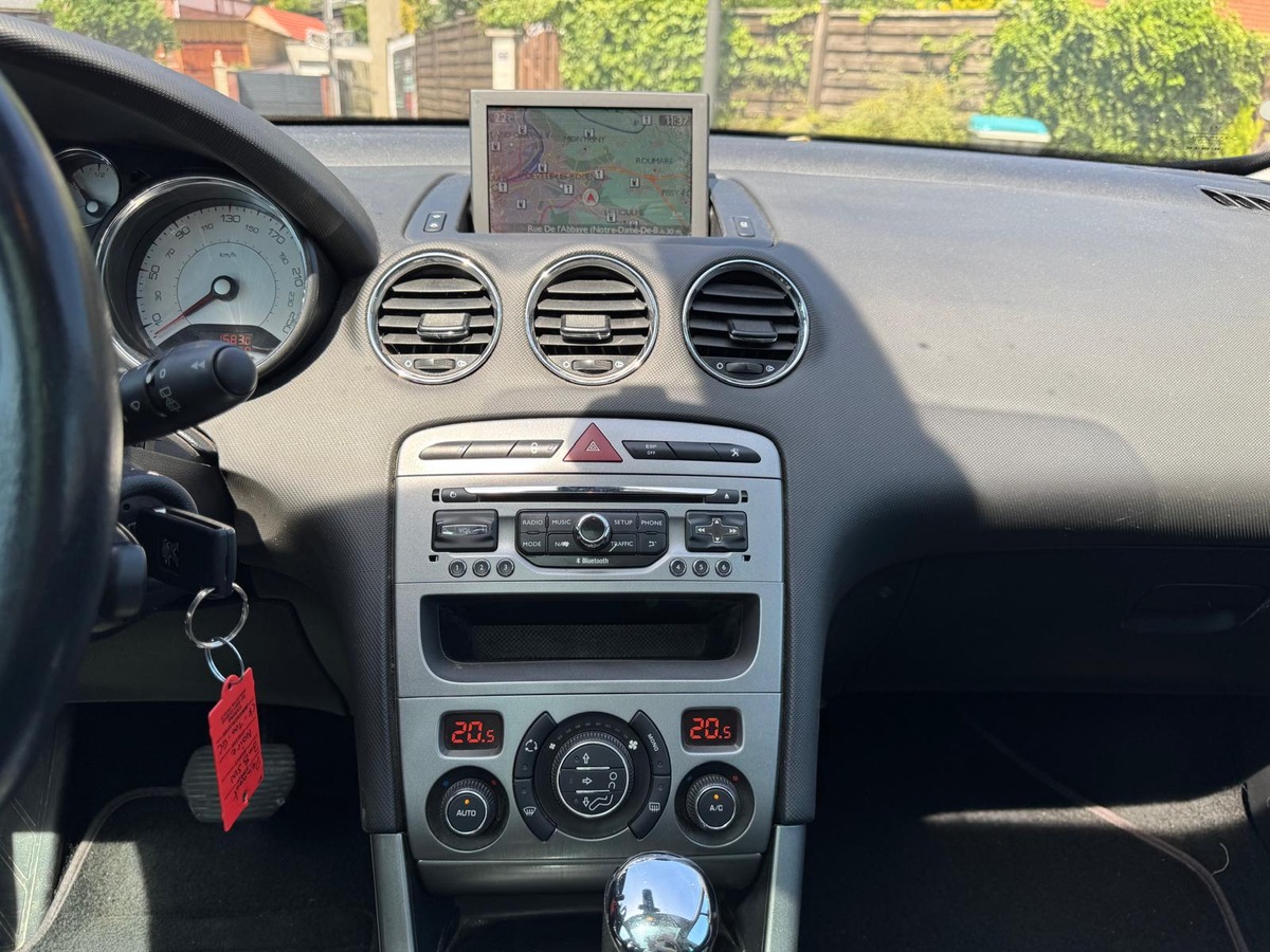 Peugeot 308 SW 1.6 HDI 112-7 PL- BOITE AUTOMATIQUE-DISTRIBUTION NEUVE