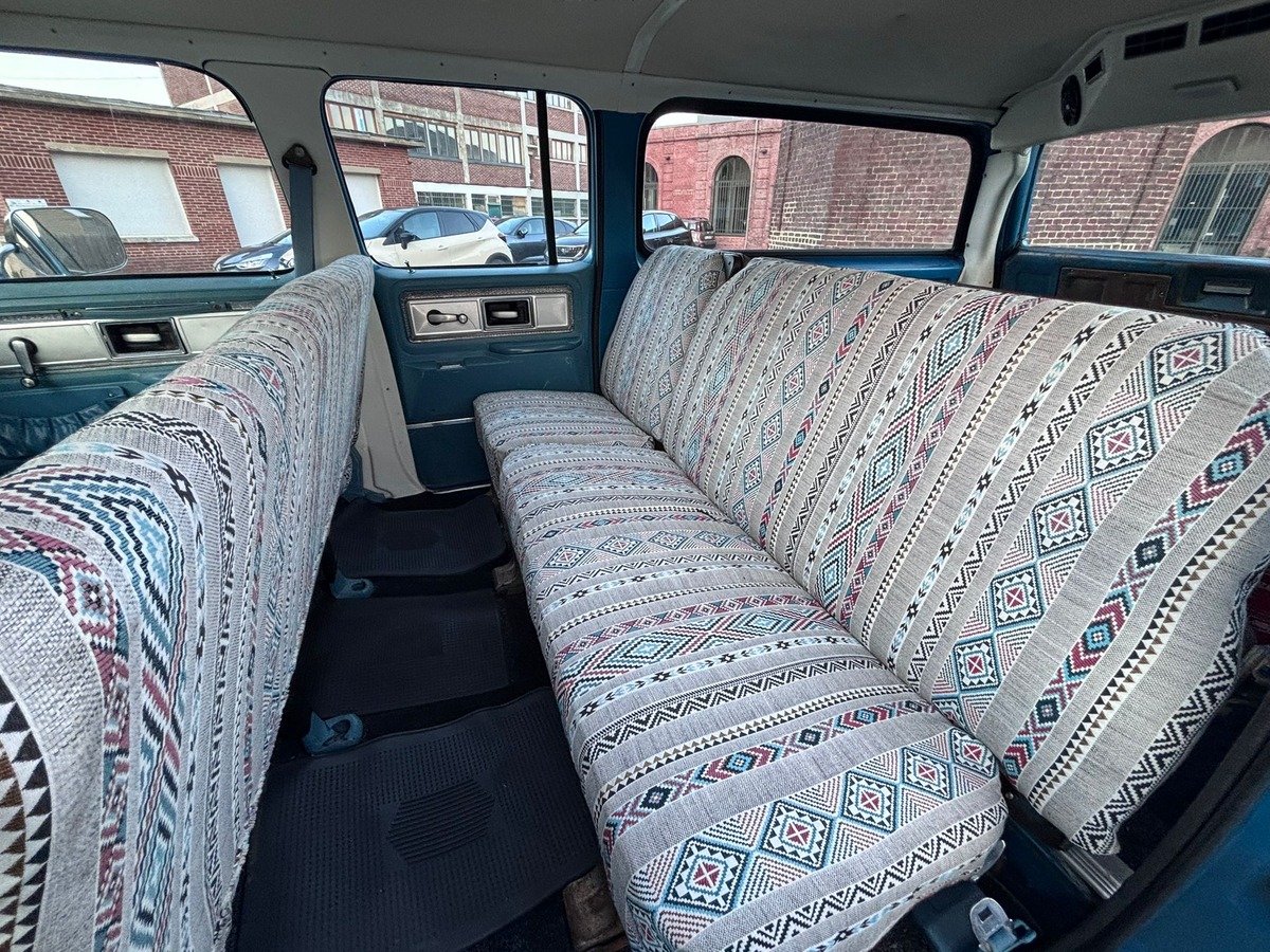 Chevrolet Suburban 7.4 V8 454 (C/R) - Français - CG Collection