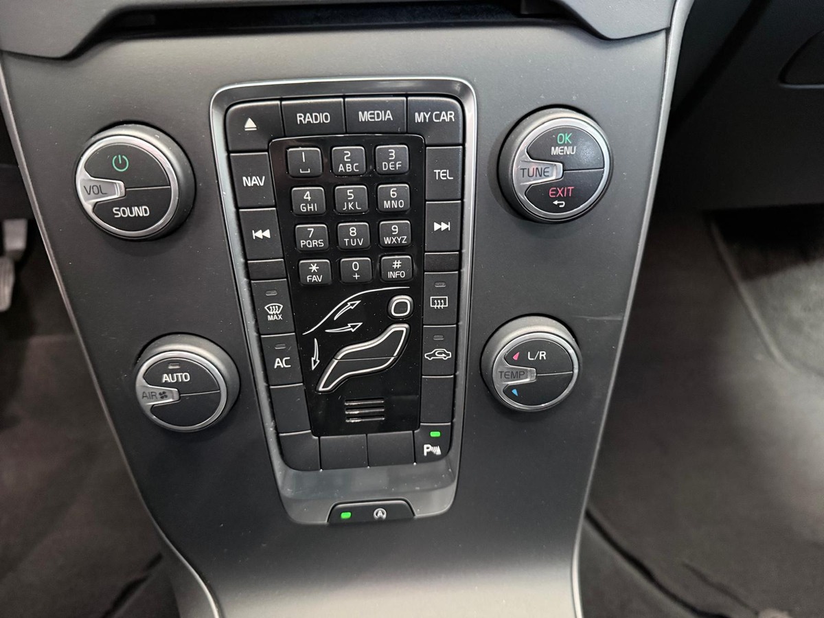 Volvo V40 1.6 D 115  KINETIC Première main