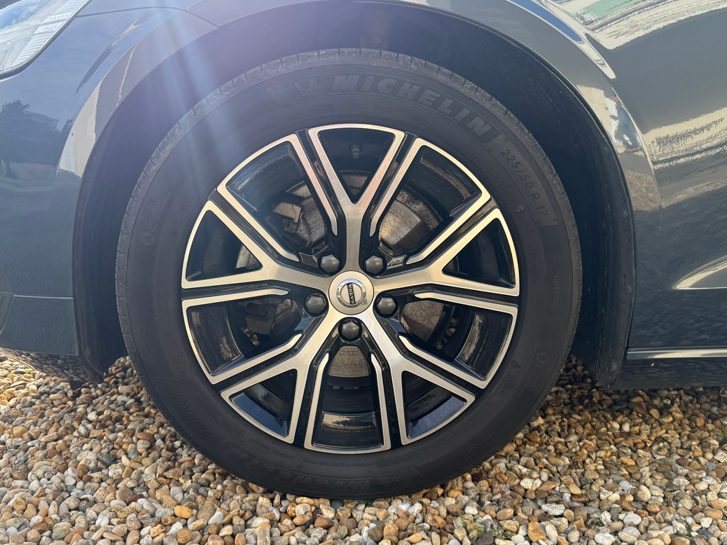 Volvo V60 B4 2.0 Ti 16V Mild Hybrid DCT7 197 cv