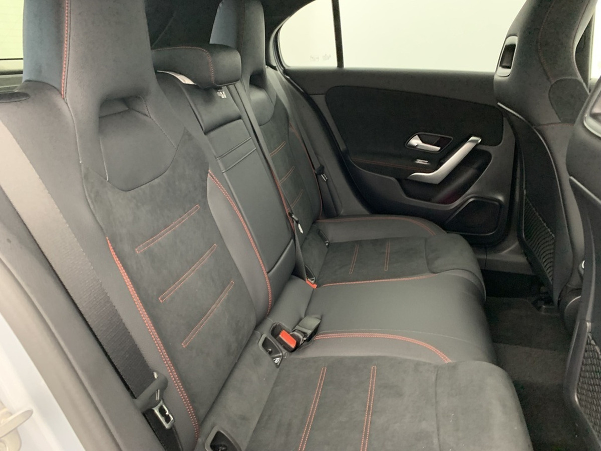 Mercedes-Benz Classe A 150 ch | 200 d 8G-DCT AMG Line | Éclairage d'ambiance | PLUSIEURS COLORIS