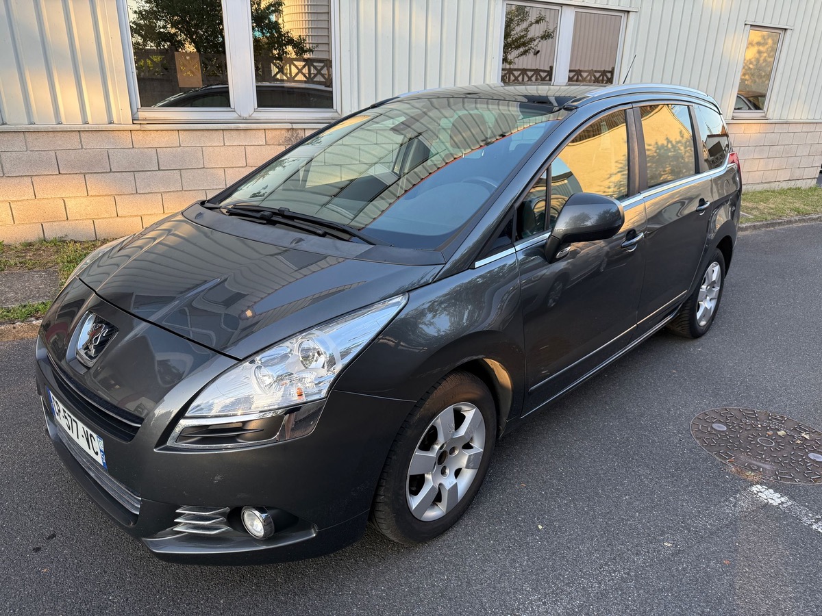 Peugeot 5008 1.6 HDI 112 CV style 1er main 7 place 4XCBLeut