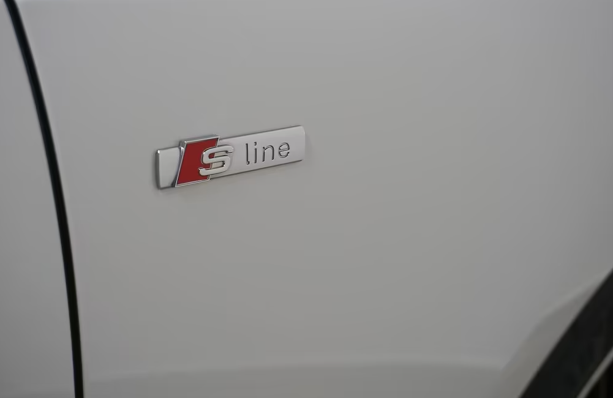 Audi A4 Avant V 35 TDI 163ch S line S tronic 7/Toit ouvrant/Matrix/Caméra