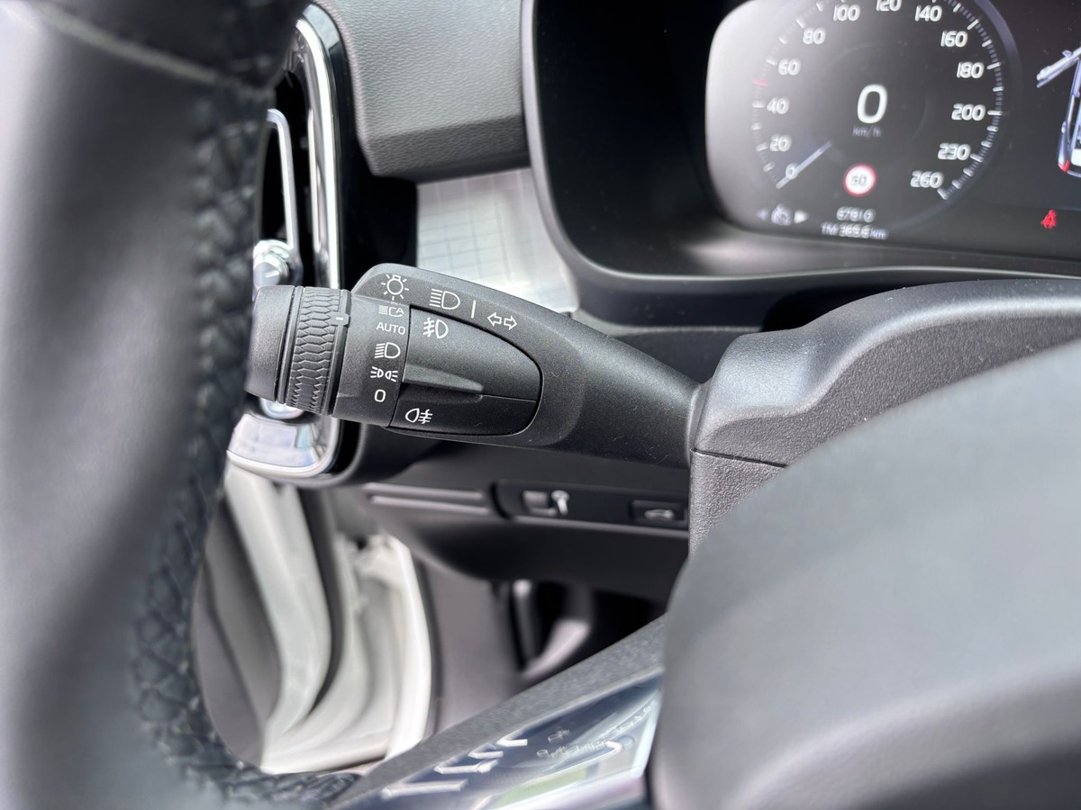 Volvo XC40 2.0 T6 HYBRID - TVA RECUPERABLE - Attelage électrique