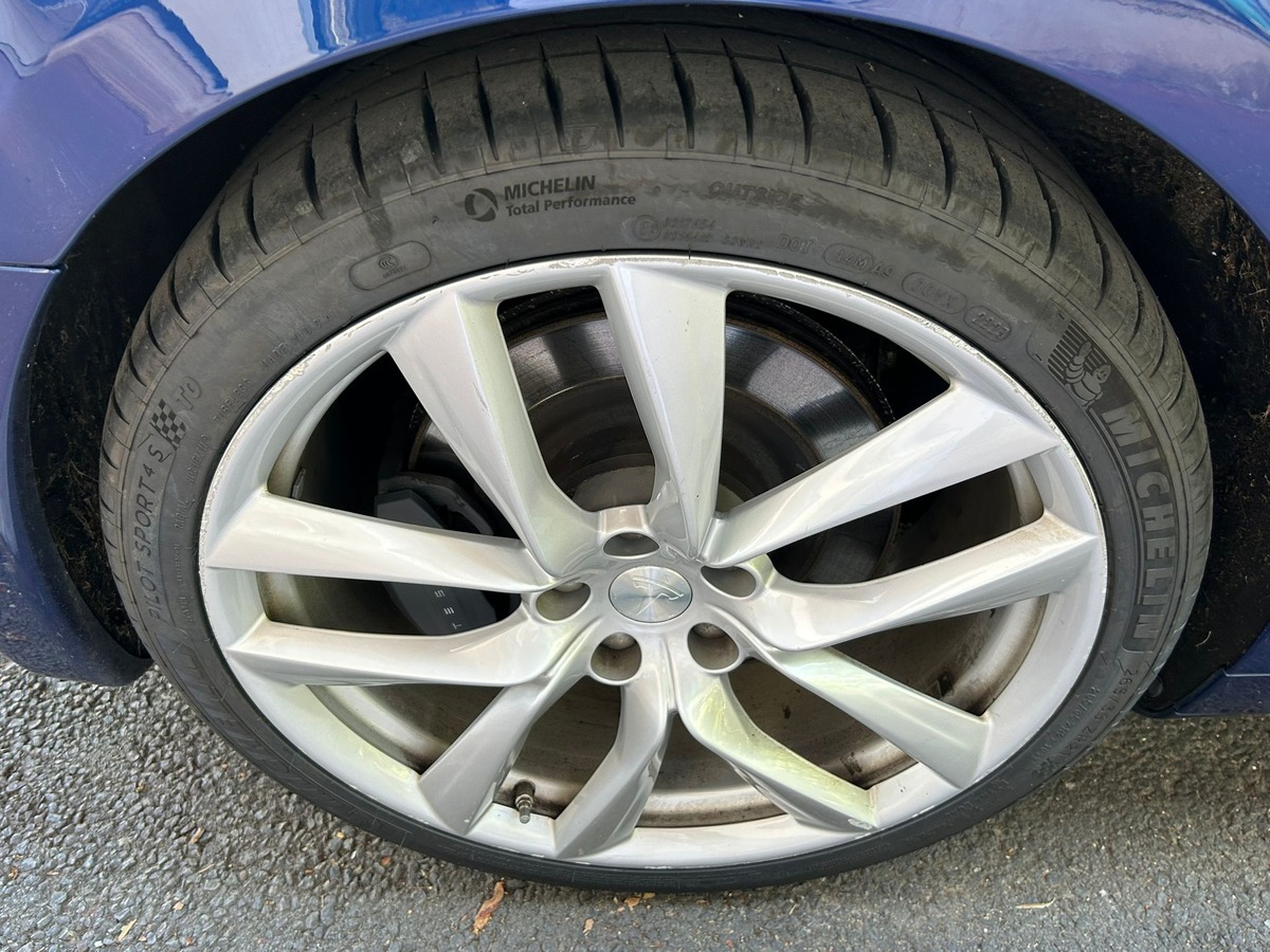 Tesla Model S DUAL MOTORS 612 CH 550 KMS AUTONOMIE FULL OPTIONS