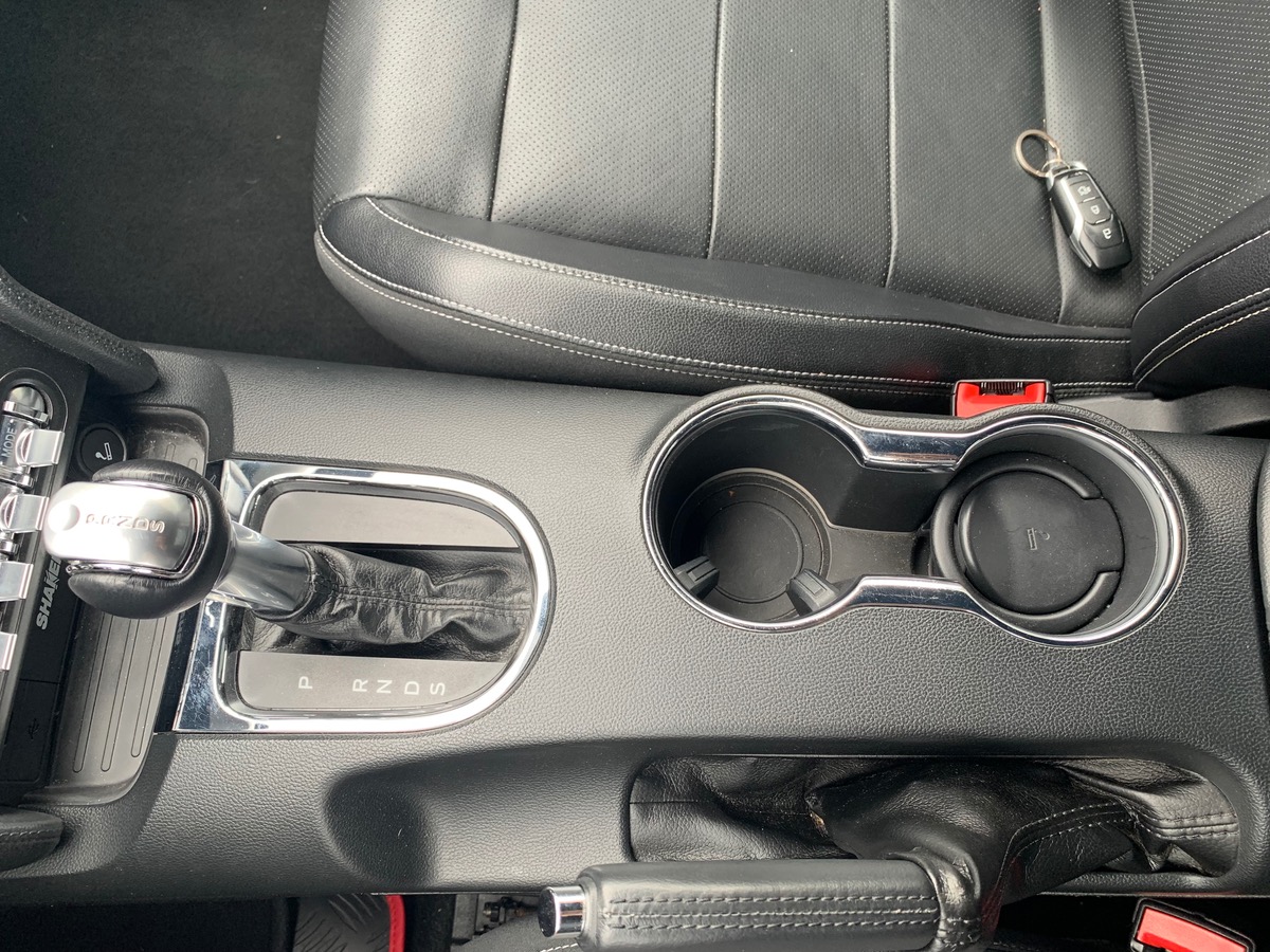 Ford Mustang FASTBACK V8 GT | Sellerie cuir | Sièges chauffants et climatisés | Housse de Protection