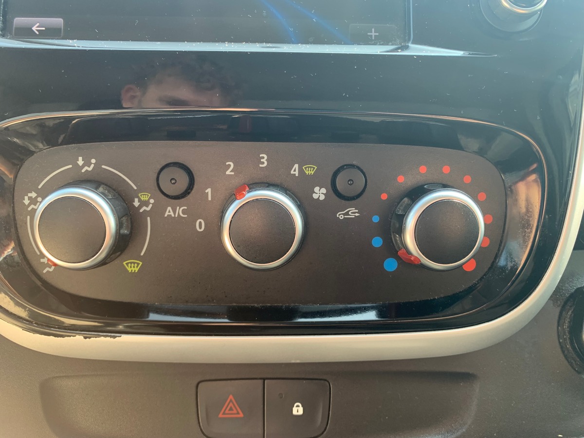 RENAULT Trafic 145 ch | L2 H1 | 3 Places | Régulateur vitesse | GPS | Radar stationnement arrière