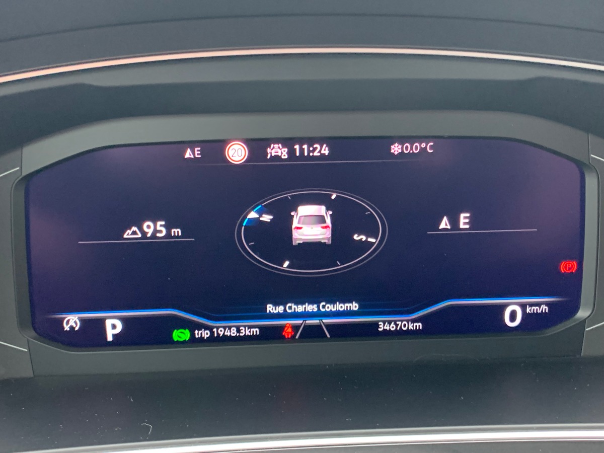 Volkswagen Tiguan 150 | ELEGANCE EXCLUSIVE | Toit ouvrant panoramique | Cuir | Caméra avant arriére