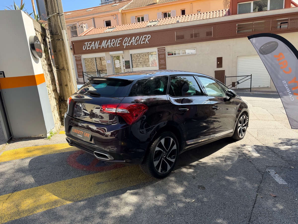Citroën DS5 2.0 HDi hybrid 4x4 163 CV / Toit Panoramique / Sport Chic / Full Options Km réel