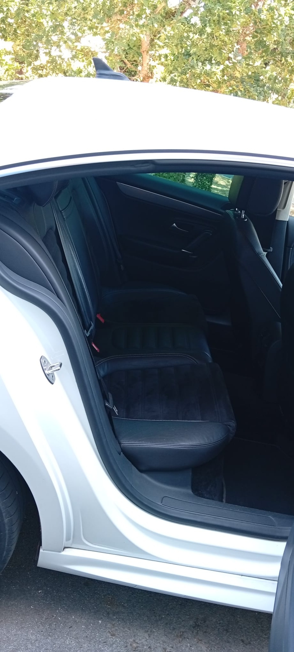 Volkswagen Passat CC 2.0 TDI 140ch Carat DSG6 Pack R line / Suivi d'entretien à jour