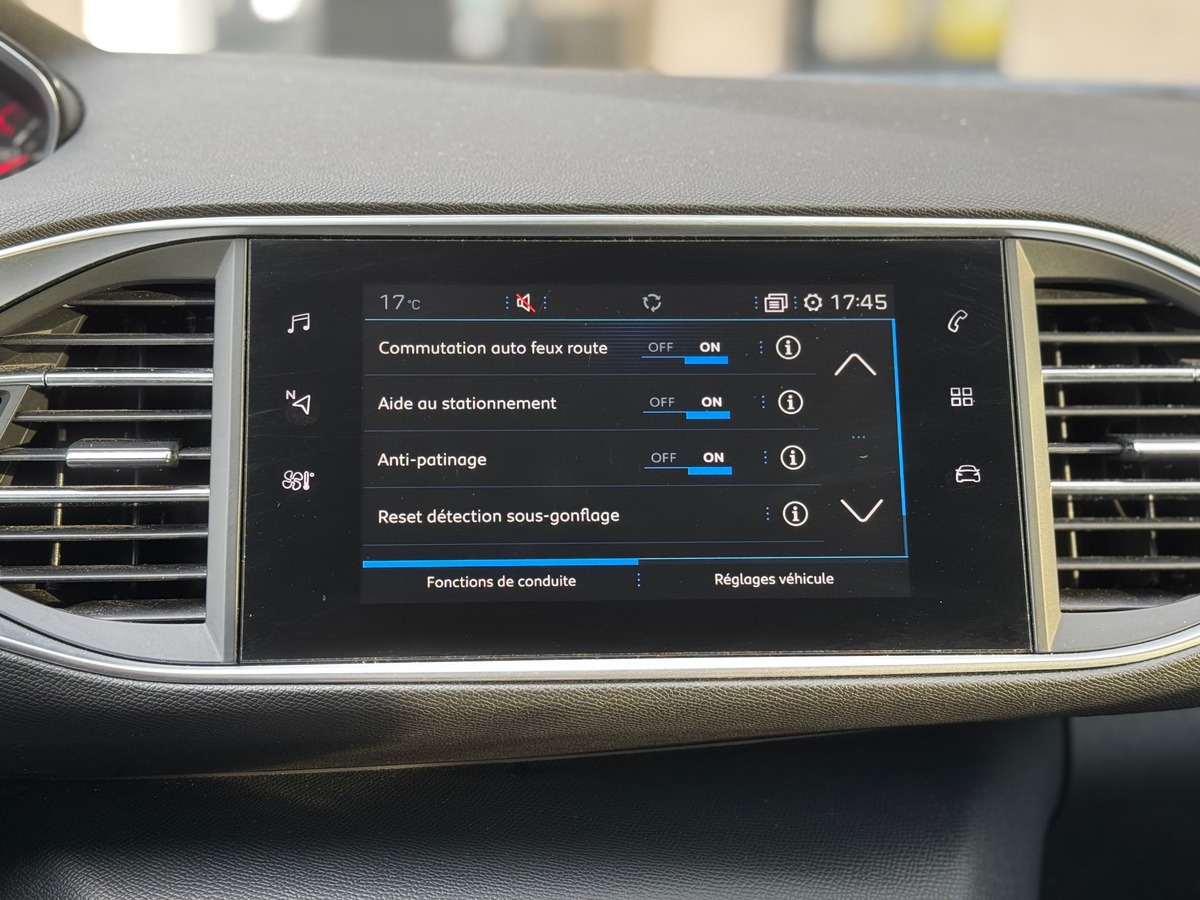 Peugeot 308 Phase 2 130 ch EAT8 Allure Pack - Distribution faite - Full options