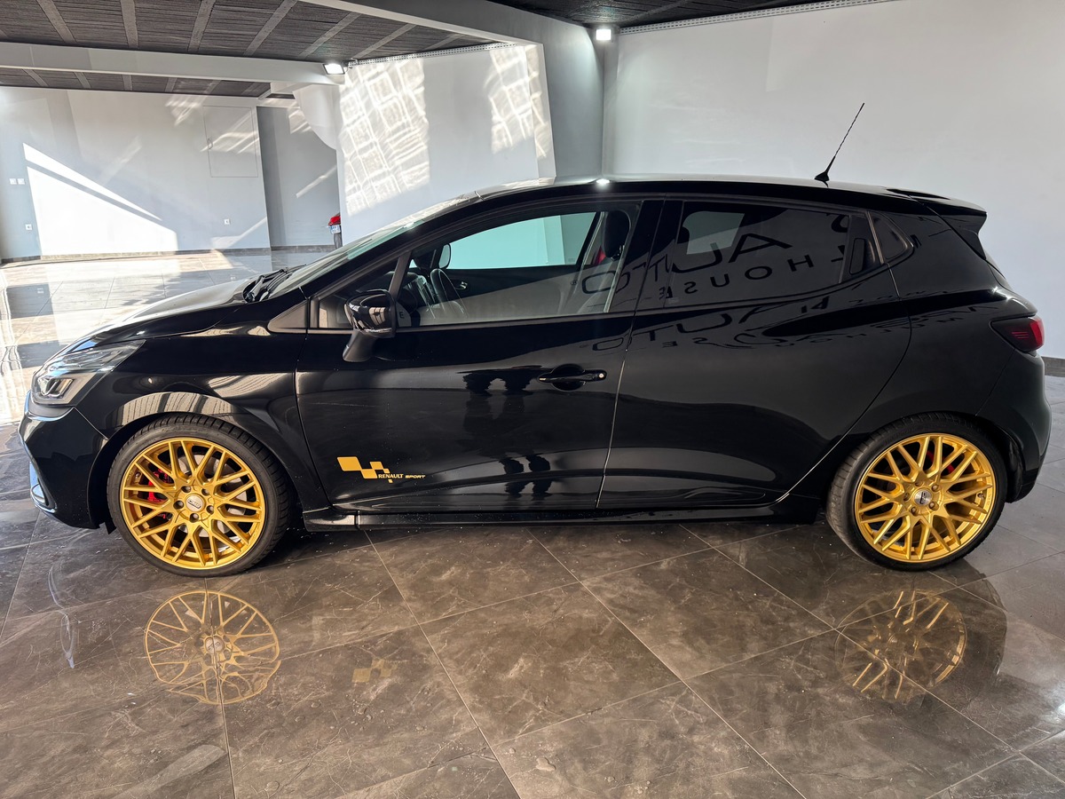 RENAULT Clio RS TROPHY 220CH