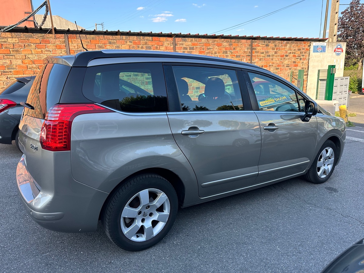 Peugeot 5008 1.6 HDI 112 CV 1er main 4XCBL