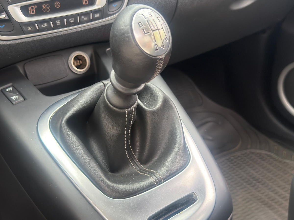 RENAULT Grand Scenic 1.5 DCI 110ch 7 places BVM Distribution OK / Embrayage OK / Entretien OK