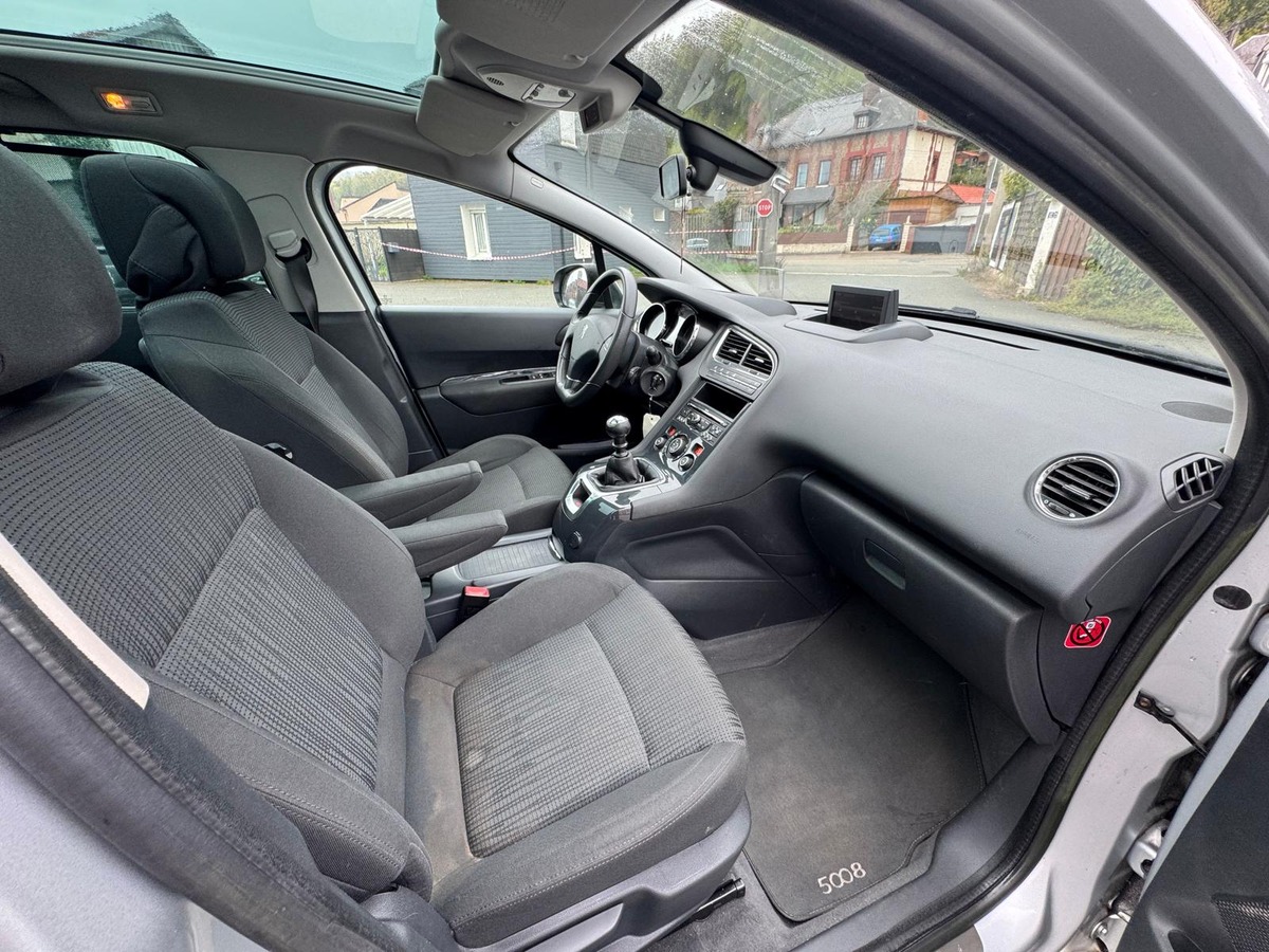 Peugeot 5008 1.6 hdi 110cv 7 places Family - Garantie
