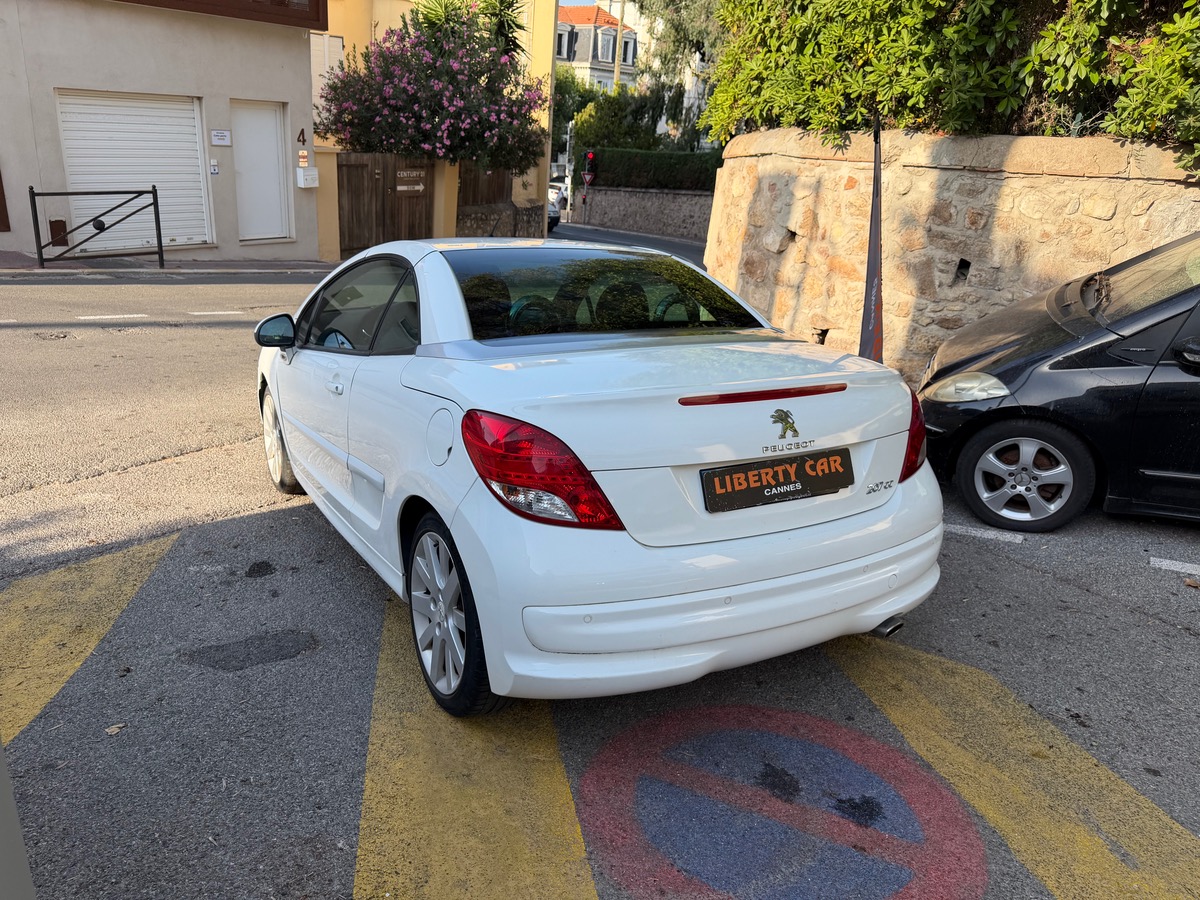 Peugeot 207 CC 1.6 120 CV / 1er Main /KM Réel / Boîte auto / GPS / Intérieur Cuir/ Féline