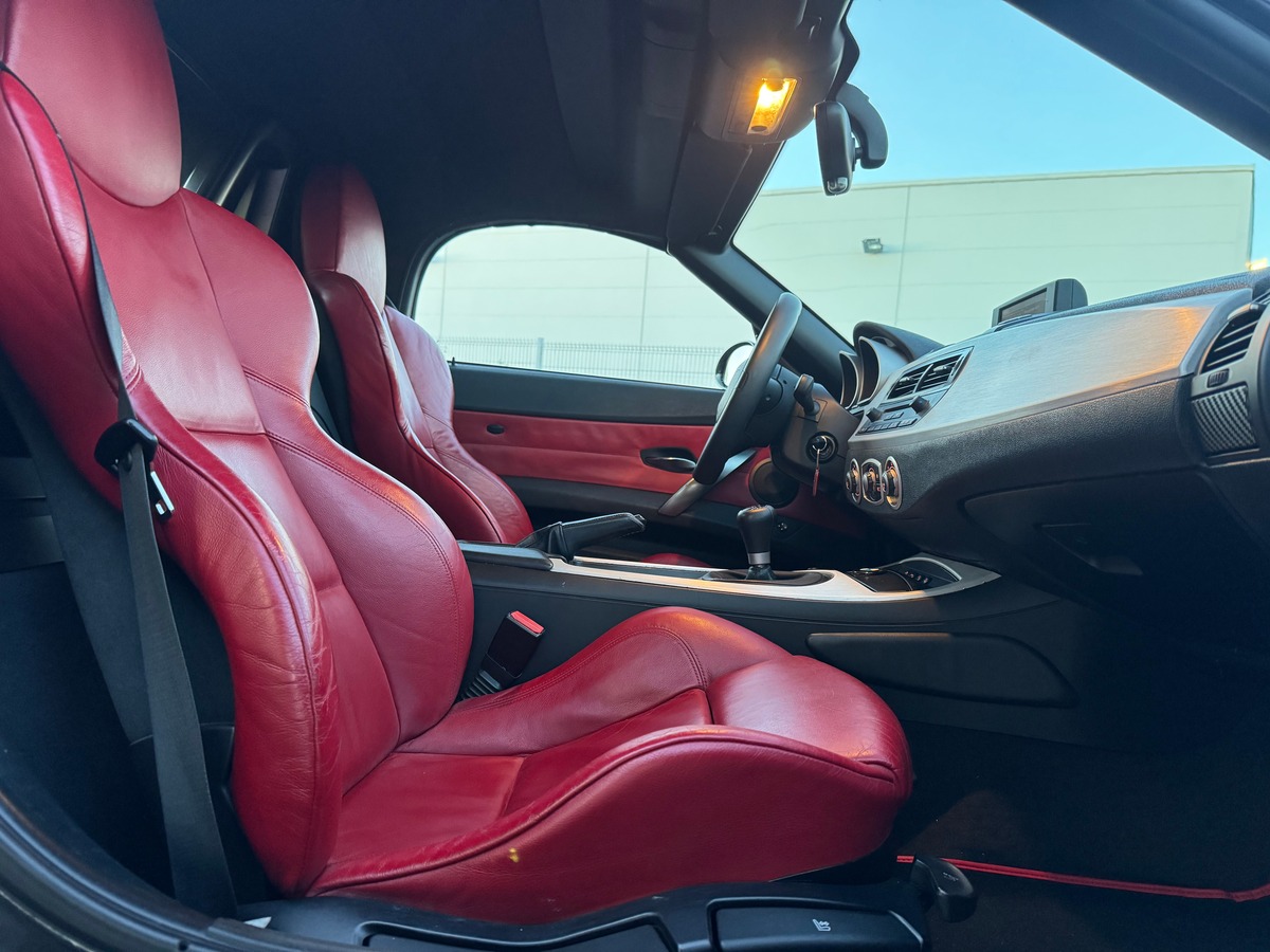 Bmw Z4 3.0si 265 ch | GPS | Volant et pommeau de vitesse M | Jantes 18'' | Climatisation | Cuir