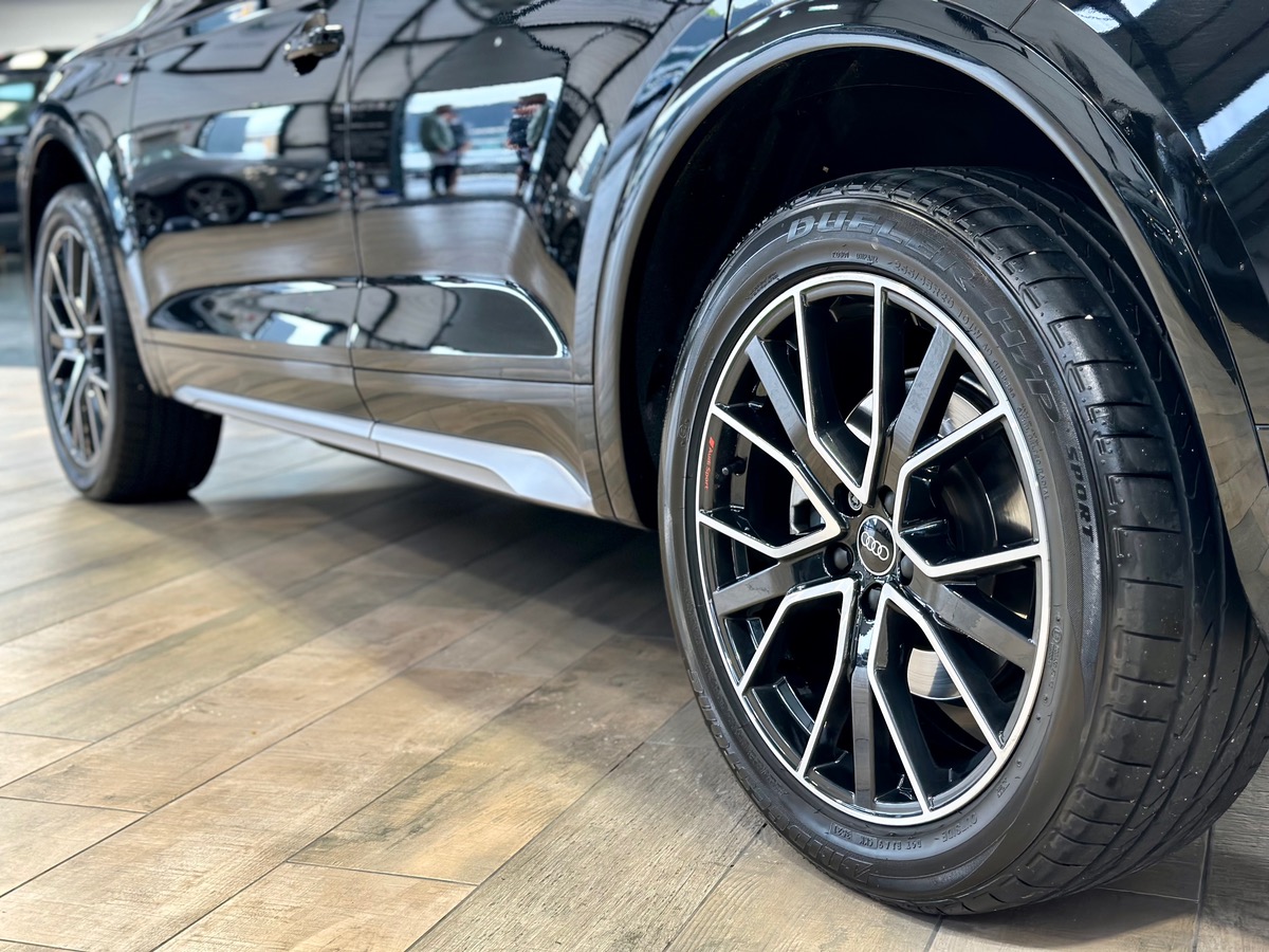 Audi Q5 II (2) 2.0 204 Quattro S Line Options++ n