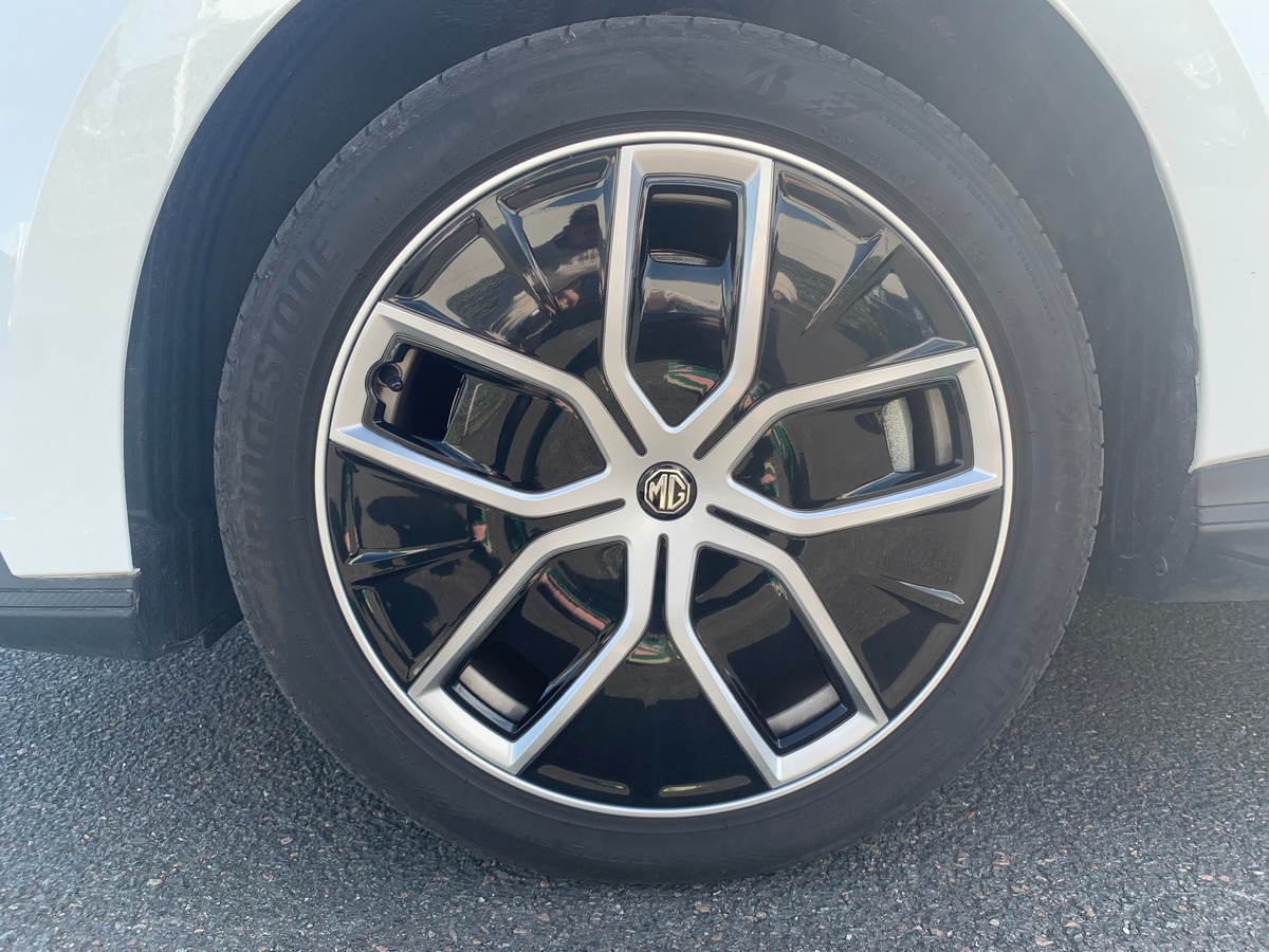 MG MG4 245 | 77 Kwh | Luxury | Apple car Play | Caméra | Siéges chauffants | Régulateur adaptatif