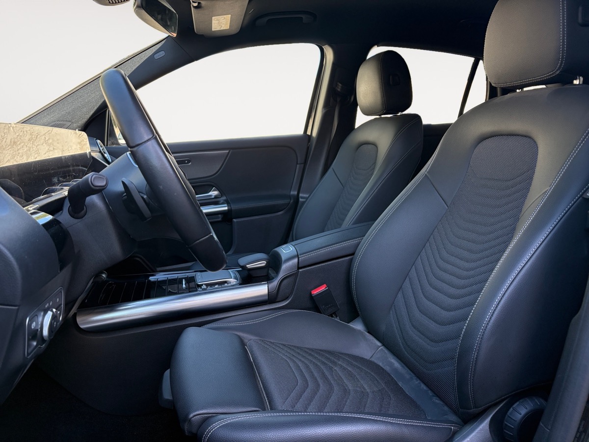 Mercedes-Benz GLA 200 PROGESSIVE LINE / SIEGE CHAUFFANT / HAYON MAINS LIBRE