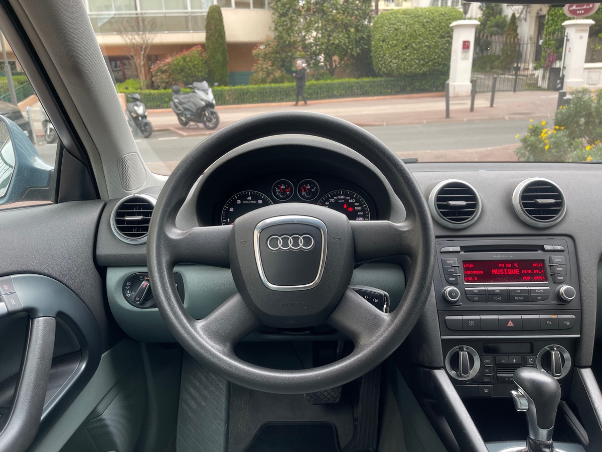 Audi A3 1.4 TFSI 125 cv S TRONIC / Boite Auto / S Line / Jantes Noires
