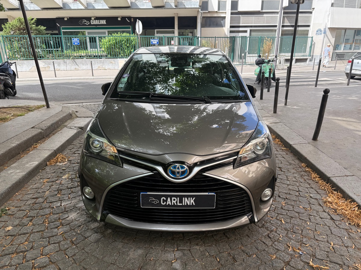 Toyota Yaris III Dynamic Business E-CVT 100h