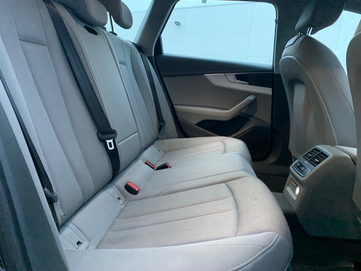 Audi A4 Avant 150 ch | Caméra 360° | Virtual cockpit |  Attelage amovible | Sièges chauffants